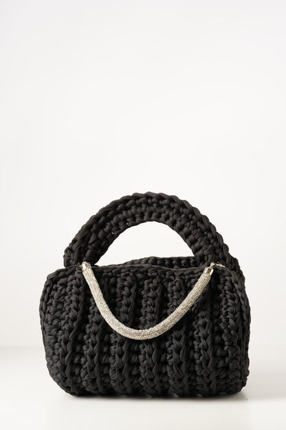 𝐄𝐒𝐒𝐄𝐍𝐓𝐈𝐀𝐋 𝐍𝐎𝐈𝐑