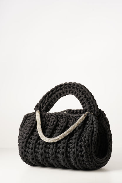 𝐄𝐒𝐒𝐄𝐍𝐓𝐈𝐀𝐋 𝐍𝐎𝐈𝐑