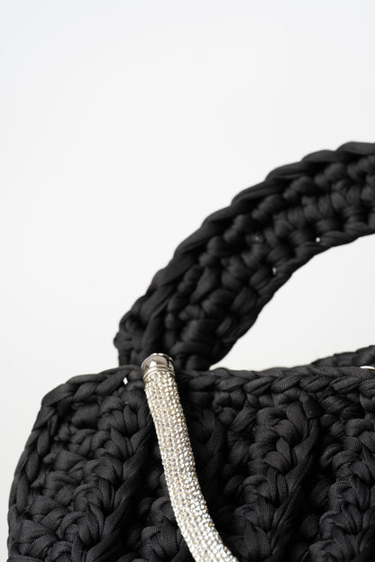 𝐄𝐒𝐒𝐄𝐍𝐓𝐈𝐀𝐋 𝐍𝐎𝐈𝐑